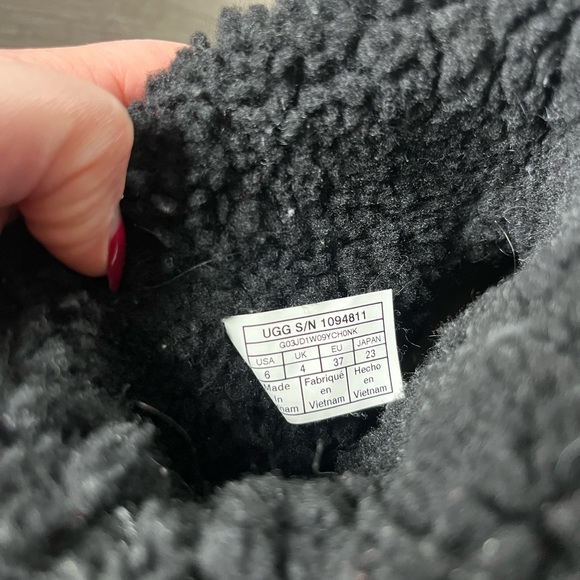 Ugg Mika Classic Sneakers - Picture 4 of 5